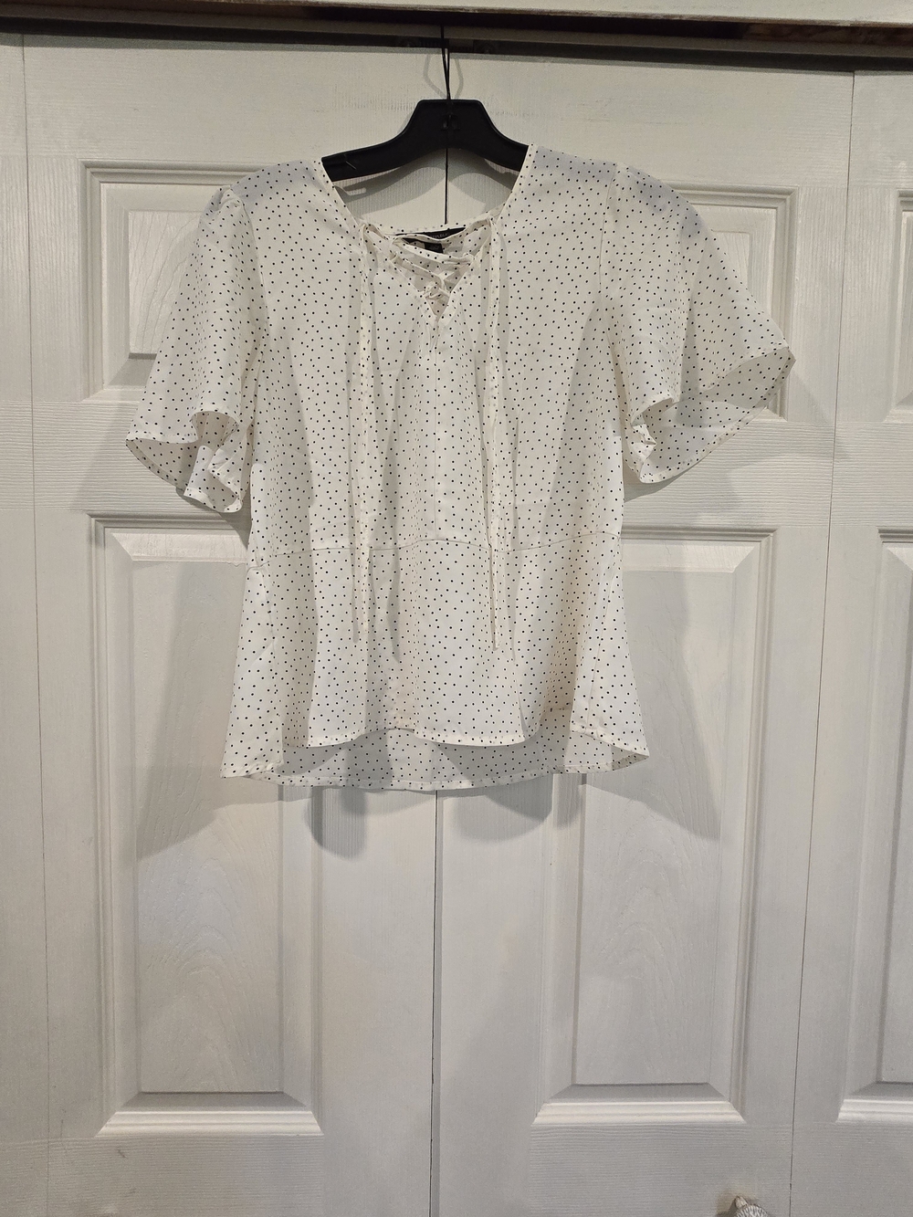Banana Republic White Polka Dot Lace-Up Flutter Sleeve Blouse